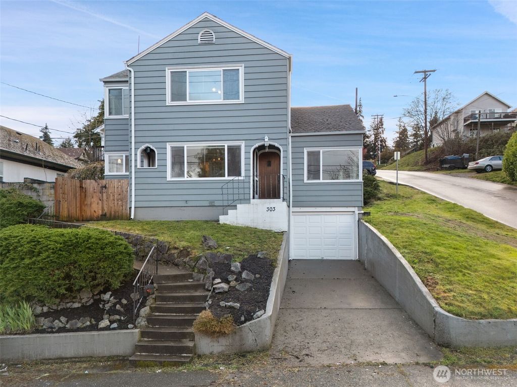 Photo of 303 S Lafayette Avenue, Bremerton, WA 98312 (MLS # 2501848)