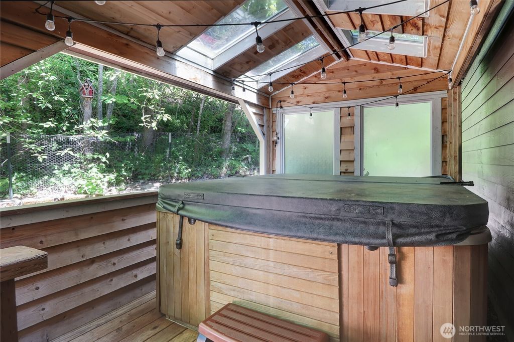 Photo of 1748 Viewpoint Court SW, Tumwater, WA 98512 (MLS # 2464491)