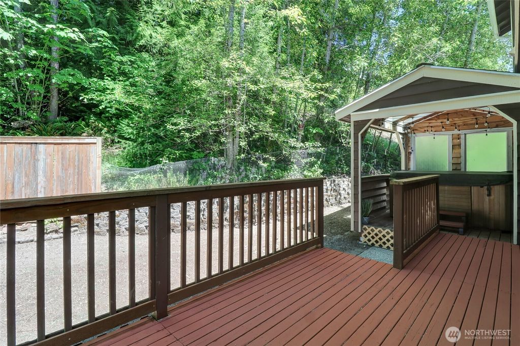 Photo of 1748 Viewpoint Court SW, Tumwater, WA 98512 (MLS # 2464491)