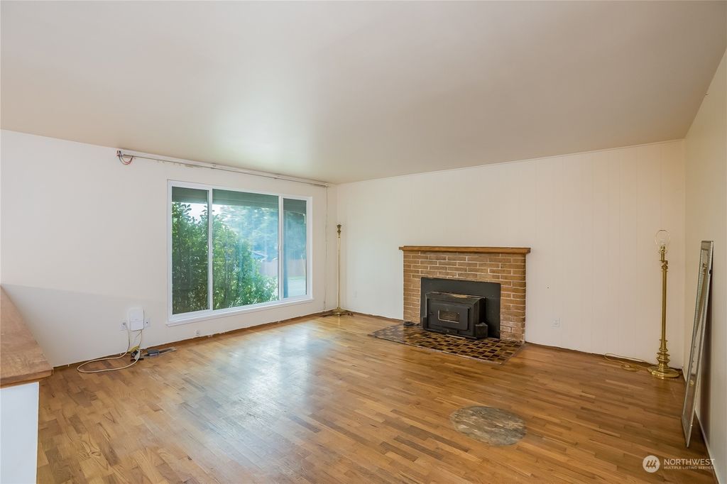 Photo of 14602 75th Avenue NE, Kenmore, WA 98028 (MLS # 2180889)