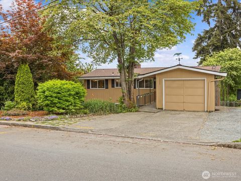 Photo of 14445 5th Avenue S, Burien, WA 98168 (MLS # 2518336)