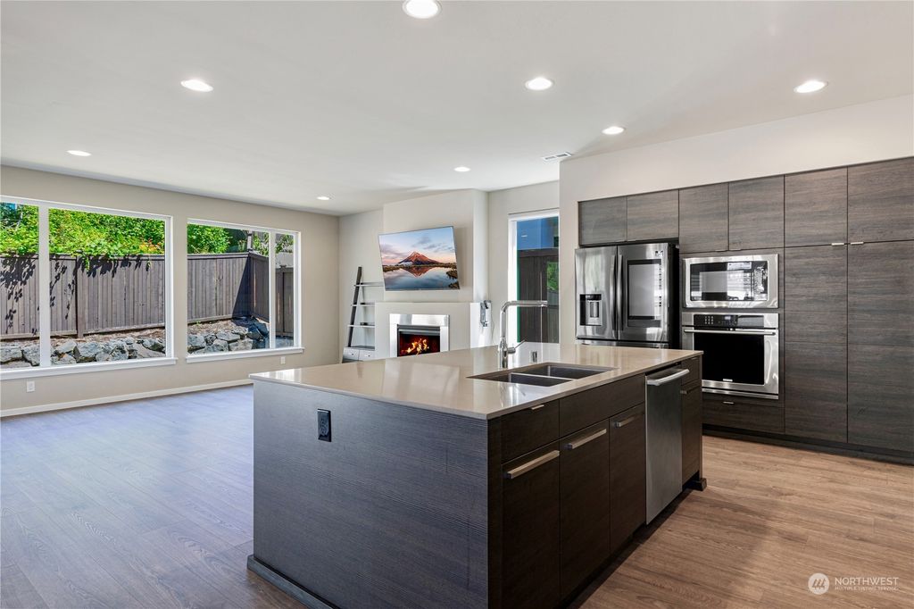 Photo of 3326 SE 18th Street, Renton, WA 98058 (MLS # 2267957)