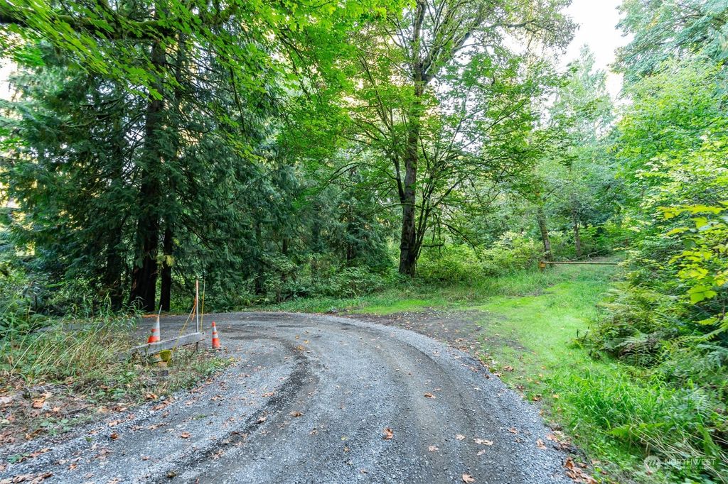 Photo of 14310 206th St SE St, Snohomish, WA 98296 (MLS # 2165570)