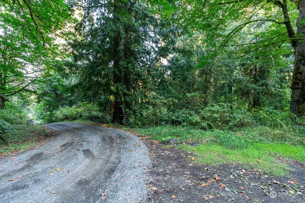 Photo of 14310 206th St SE St, Snohomish, WA 98296 (MLS # 2165570)