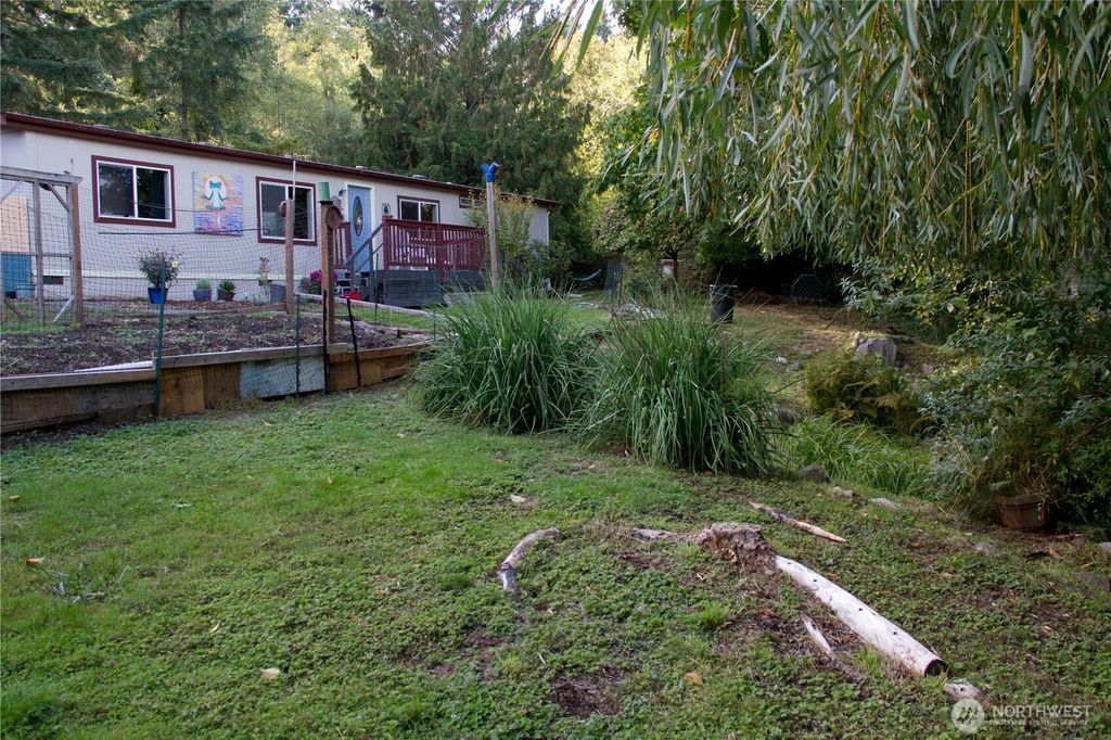 Photo of 25123 120th Avenue SW, Vashon, WA 98070 (MLS # 2467361)