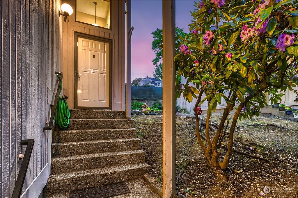 Photo of 11541 SE 175th Street #4, Renton, WA 98055 (MLS # 2075697)