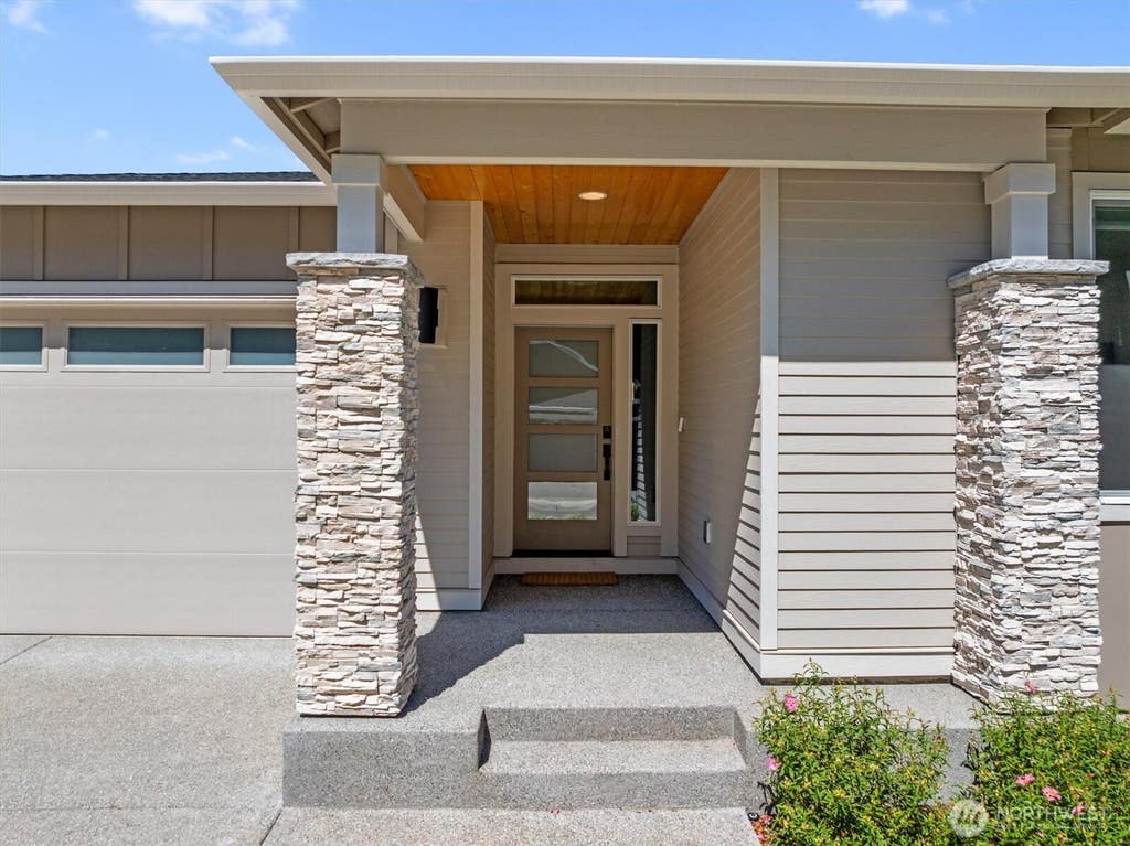 Photo of 6392 Great Glen Road SW, Port Orchard, WA 98367 (MLS # 2561386)