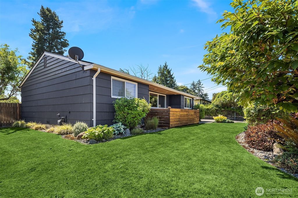 Photo of 11659 SE 163rd Street, Renton, WA 98058 (MLS # 2415098)