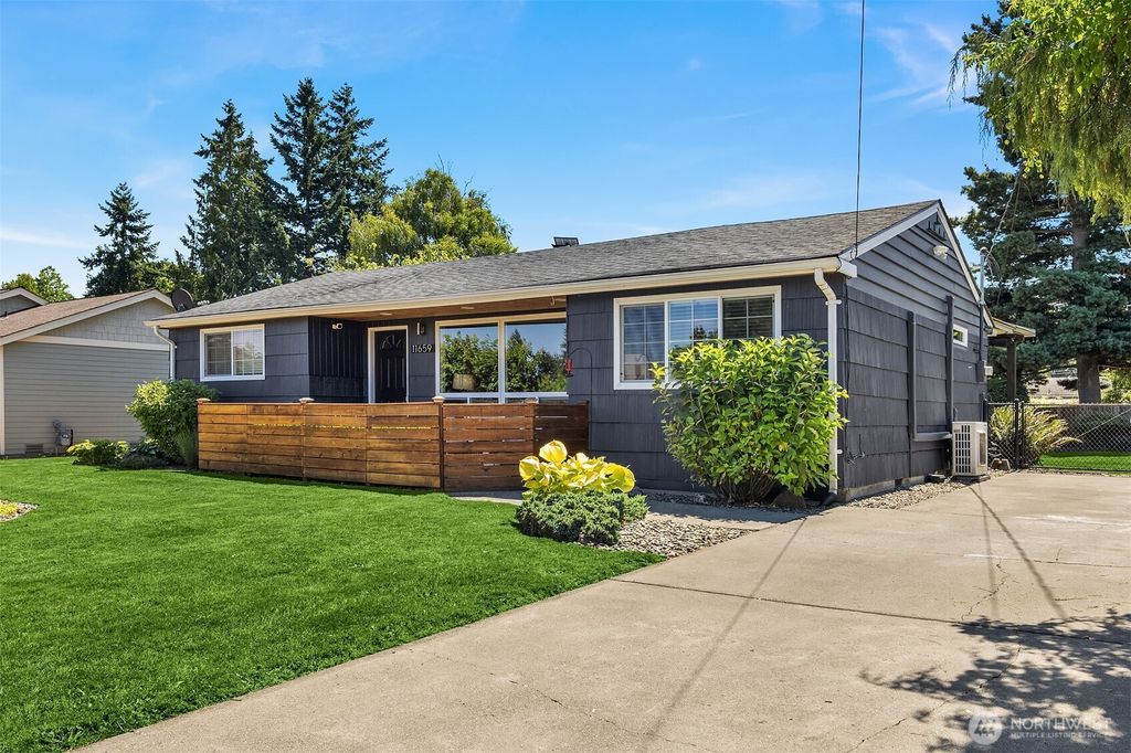 Photo of 11659 SE 163rd Street, Renton, WA 98058 (MLS # 2415098)