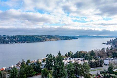 Photo of 15612 38th Avenue NE, Lake Forest Park, WA 98155 (MLS # 2487345)