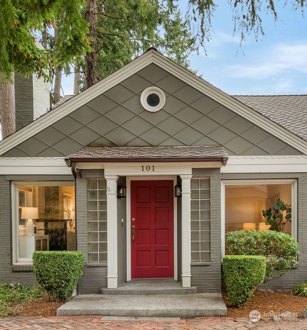 Photo of 101 N 144th Street, Seattle, WA 98133 (MLS # 1999240)