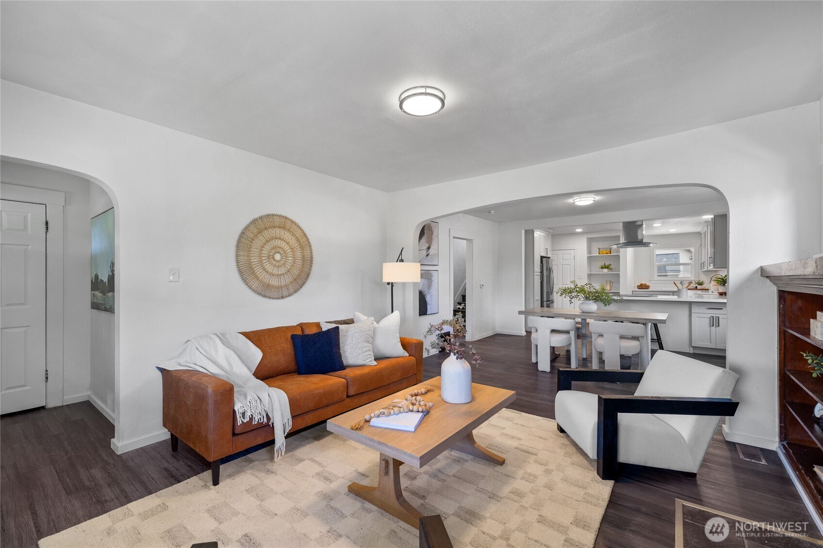 1102 S Ainsworth