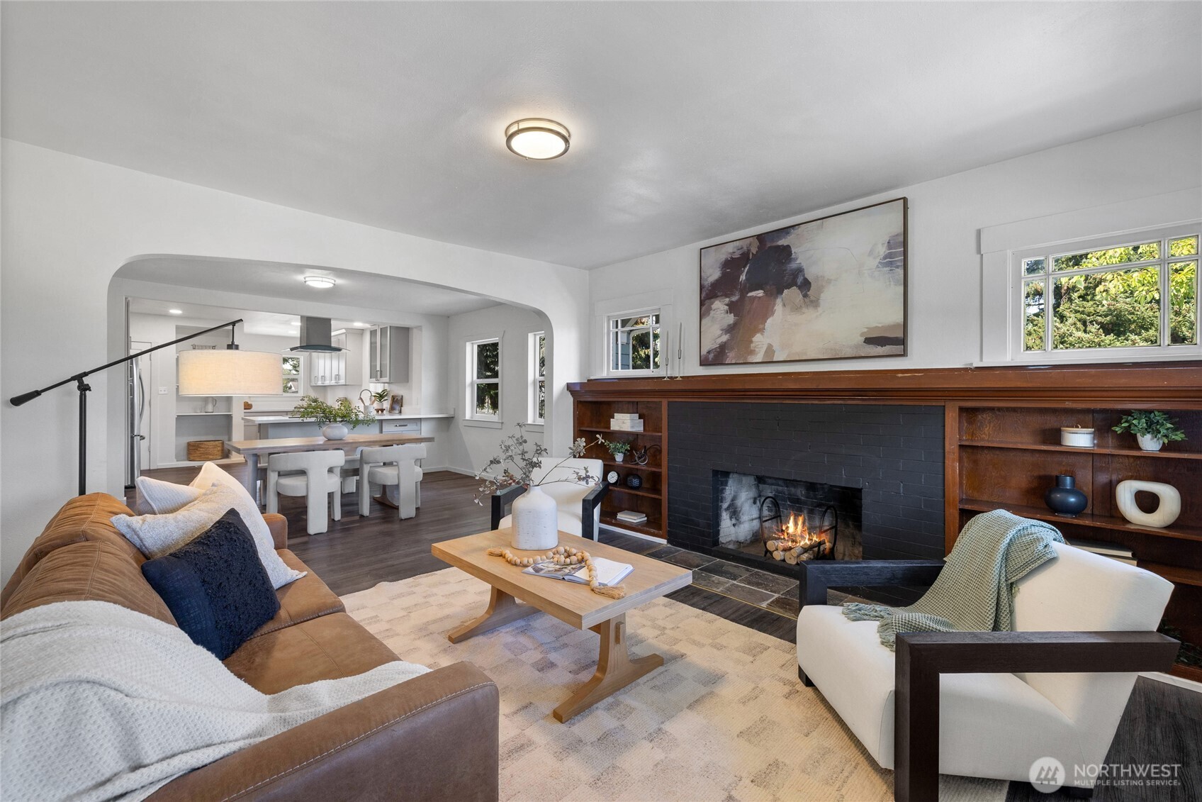 1102 S Ainsworth
