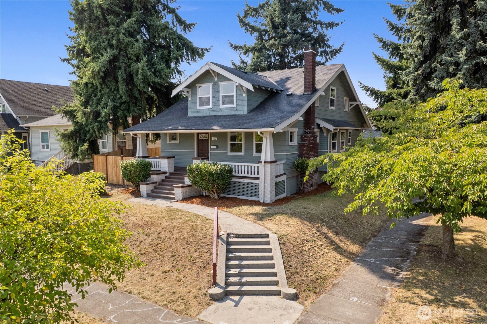 1102 S Ainsworth