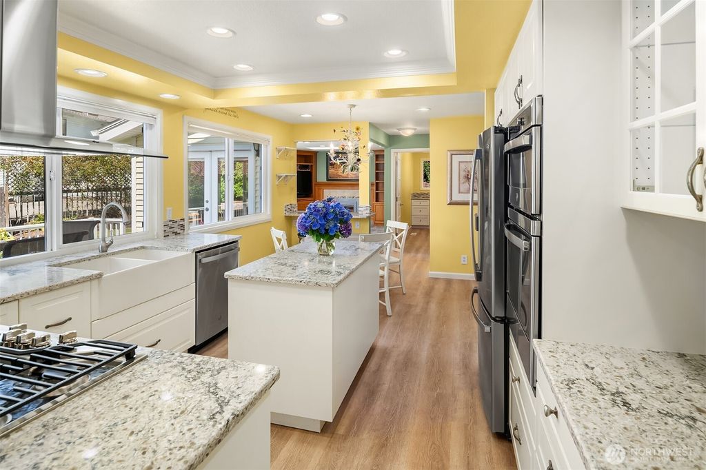 Photo of 13514 SE 57th Street, Bellevue, WA 98006 (MLS # 2402709)