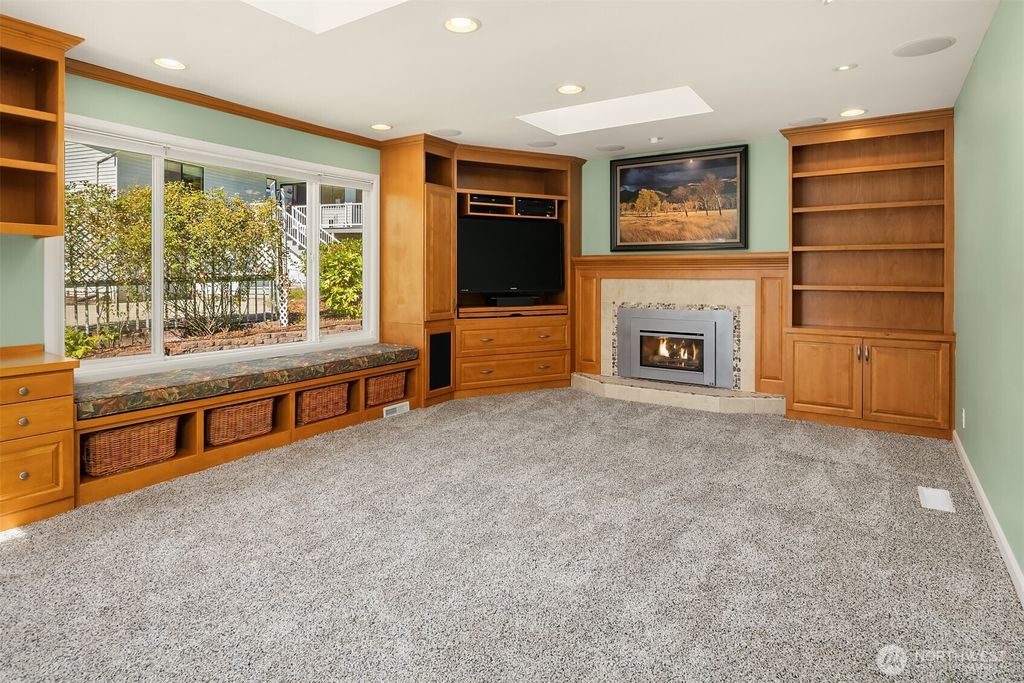 Photo of 13514 SE 57th Street, Bellevue, WA 98006 (MLS # 2402709)