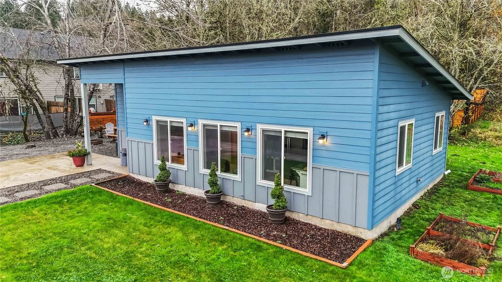 Photo of 810 SE Front St St, Winlock, WA 98596 (MLS # 2459731)