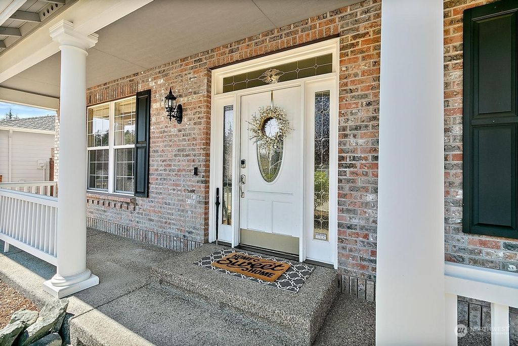 Photo of 35415 7th Avenue SW, Federal Way, WA 98023 (MLS # 2037636)