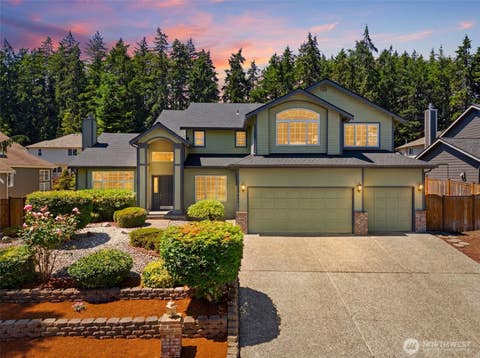 Photo of 17430 57th Avenue W, Lynnwood, WA 98037 (MLS # 2541776)