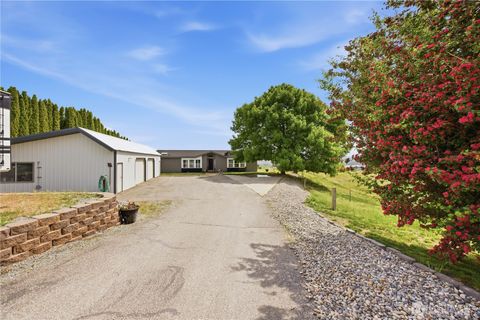 Photo of 66 Lakeview Way, Brewster, WA 98812 (MLS # 2514686)