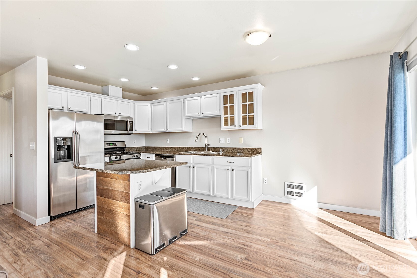 1388 Bayview Court 201