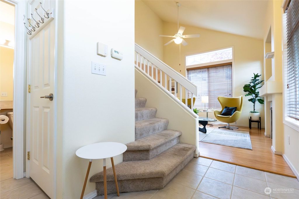 Photo of 559 Elma Place NE, Renton, WA 98059 (MLS # 2308712)