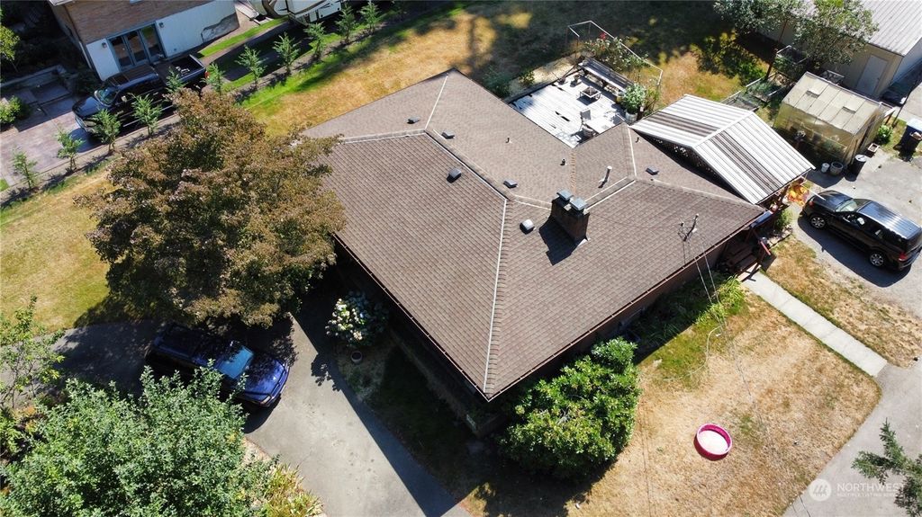 Photo of 7729 NE 165th Street, Kenmore, WA 98028 (MLS # 2038831)