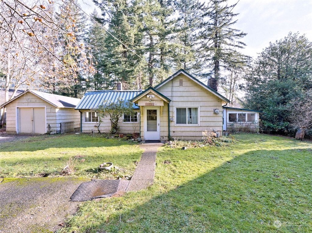 Photo of 1102 Stilson Avenue SE, North Bend, WA 98045 (MLS # 2321630)