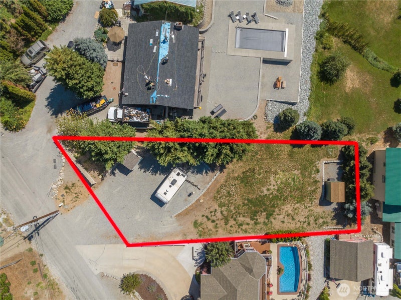 327 Lakeshore Drive