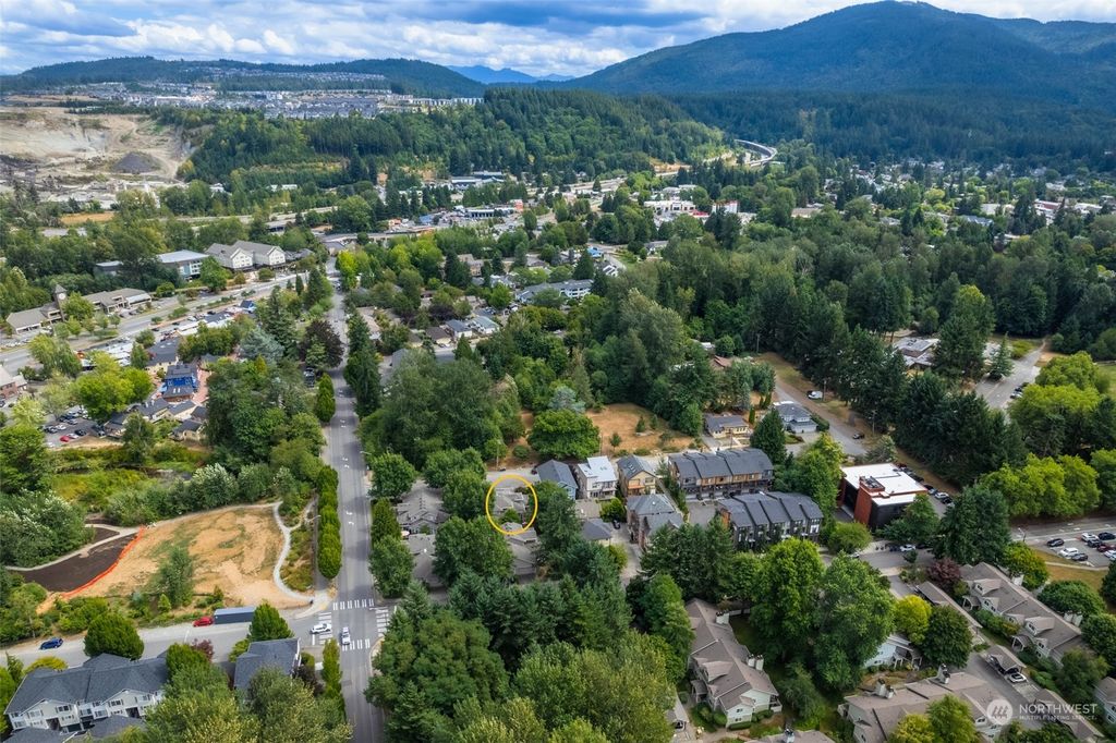 Photo of 845 4th Avenue NW #845, Issaquah, WA 98027 (MLS # 2150552)