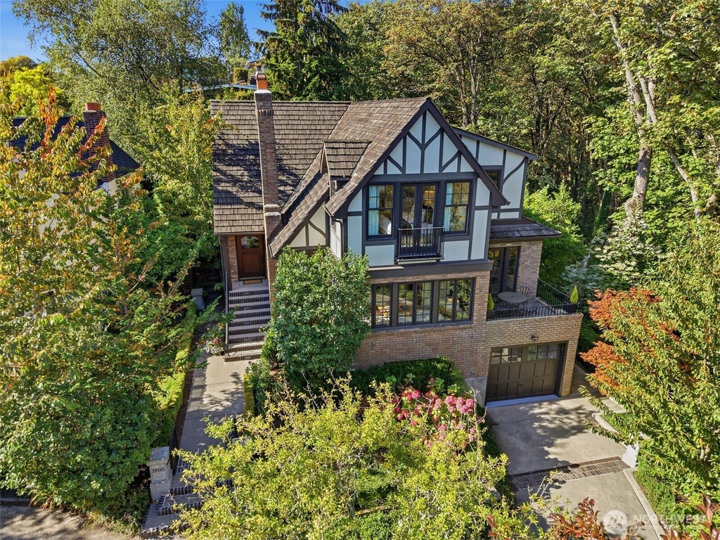 Photo of 1905 33rd Avenue S, Seattle, WA 98144 (MLS # 2590036)