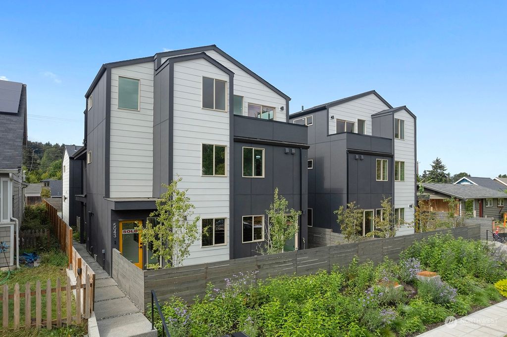 Photo of 5043 25th Avenue SW #B, Seattle, WA 98106 (MLS # 2286188)