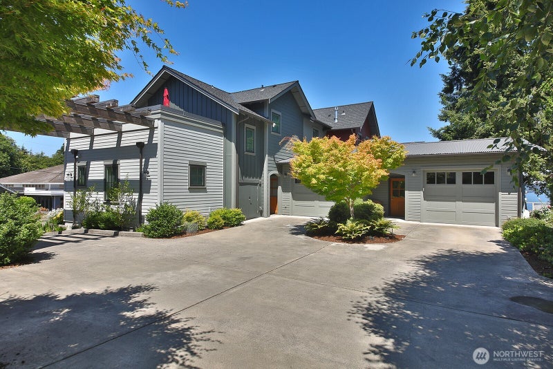 512 Cascade Avenue A