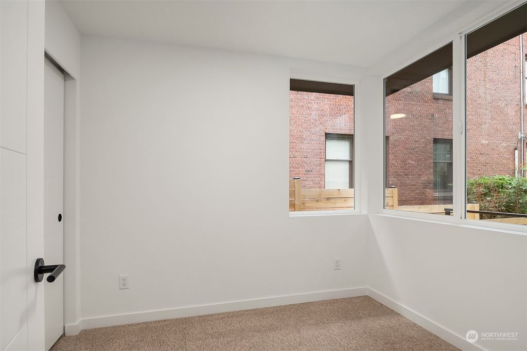 Photo of 2344 C Franklin Avenue E, Seattle, WA 98102 (MLS # 2248083)