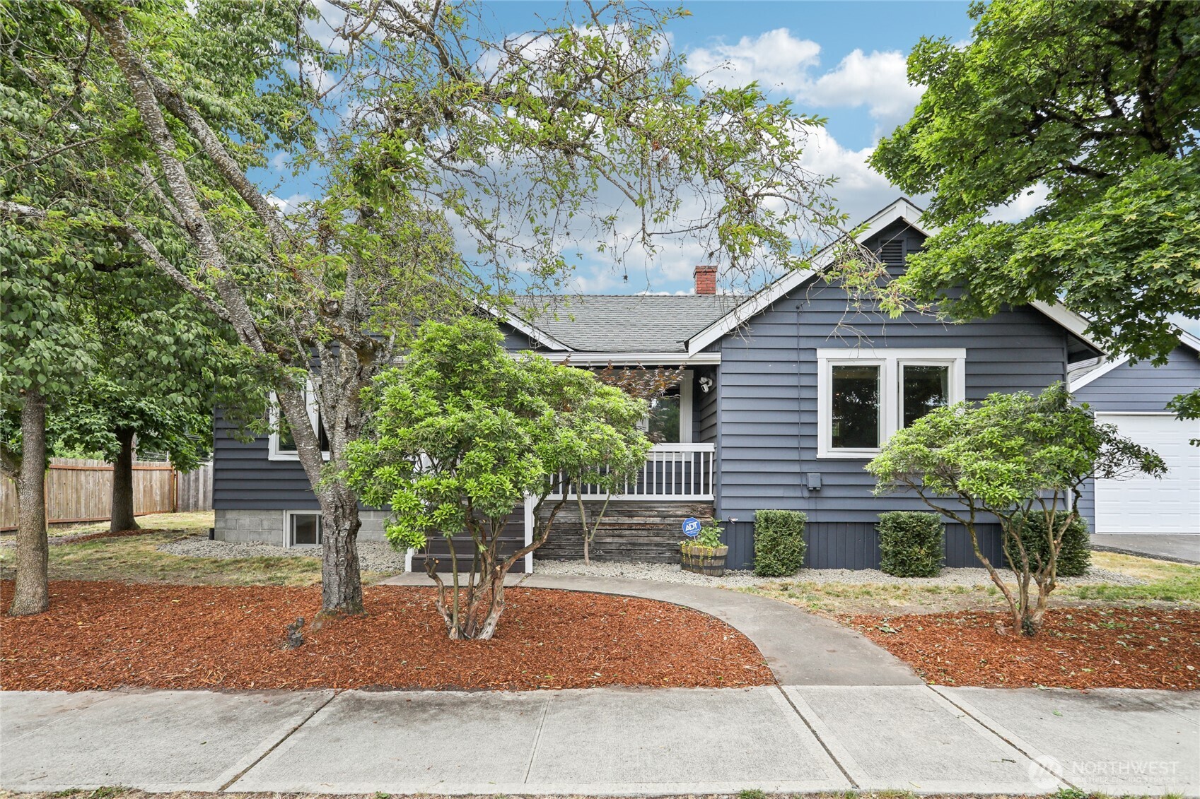 611 Elizabeth Street