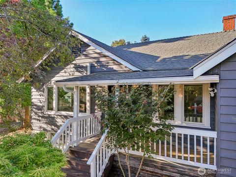 Photo of 611 Elizabeth Street, Sumner, WA 98390 (MLS # 2446624)