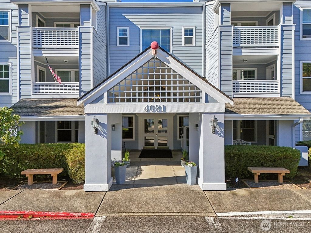 Photo of 4081 224th Lane SE #212, Issaquah, WA 98029 (MLS # 2342646)