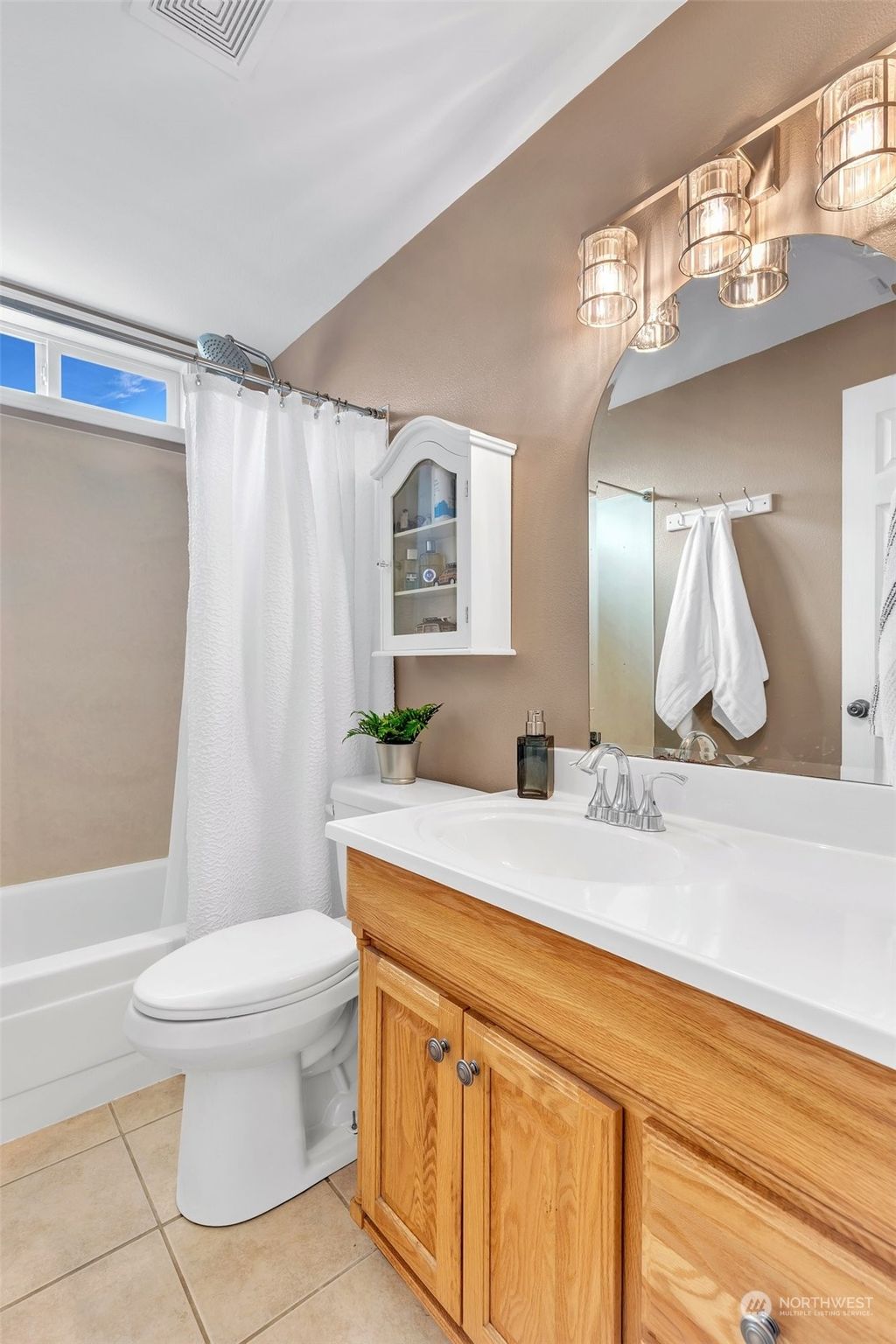 listing image 9369243558525773707