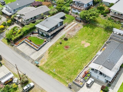 Photo of 2525 island Drive NW, Olympia, WA 98502 (MLS # 2281887)