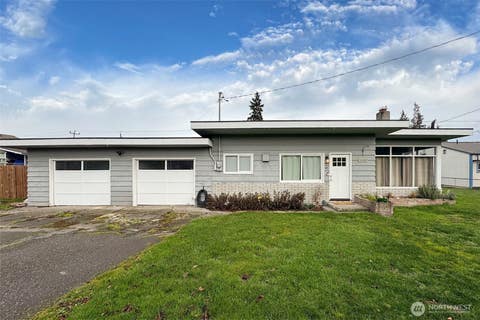Photo of 413 E Orcas Avenue, Port Angeles, WA 98362 (MLS # 2563680)