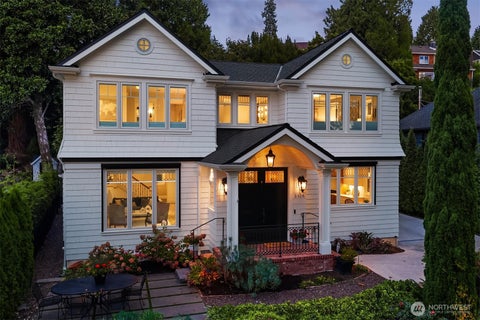 Photo of 3326 43rd Avenue NE, Seattle, WA 98105 (MLS # 2585669)