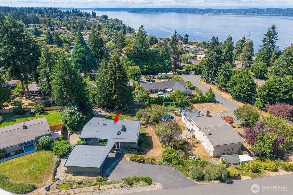 Photo of 29815 10th Avenue SW, Federal Way, WA 98023 (MLS # 2515421)