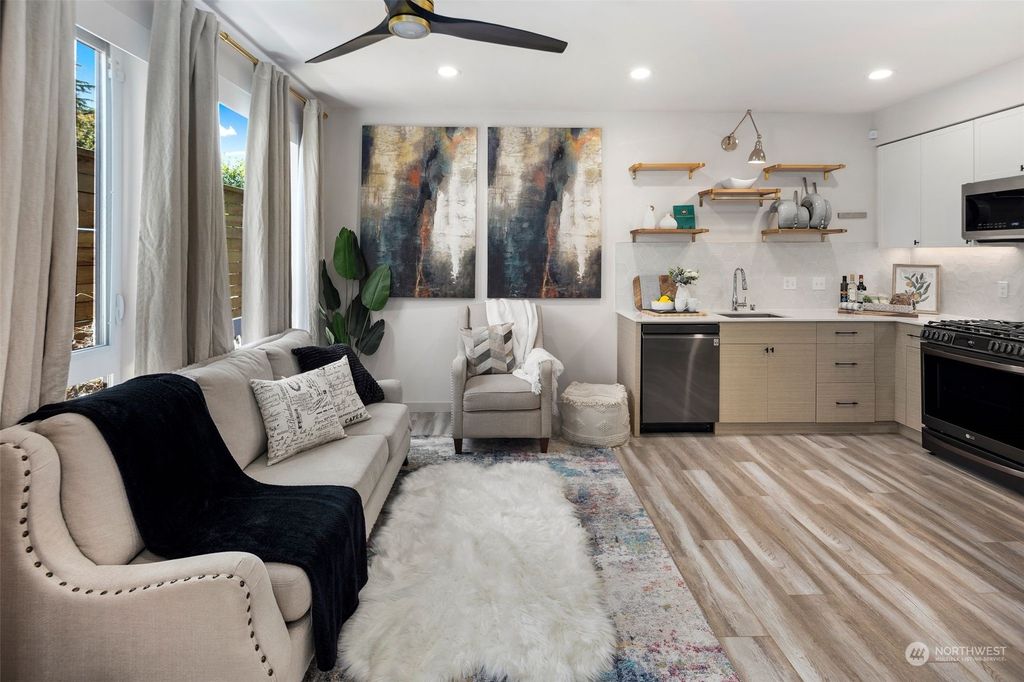 Photo of 10710 Greenwood Avenue N #D, Seattle, WA 98133 (MLS # 2134610)