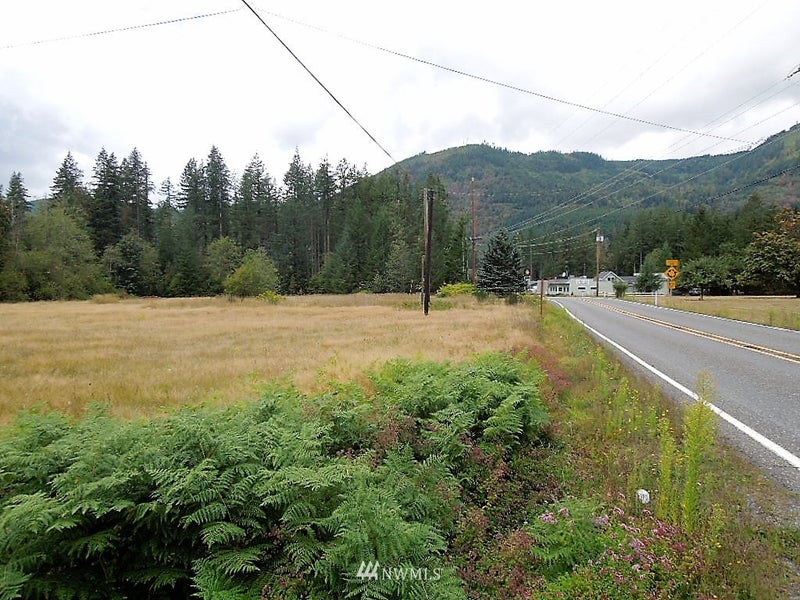 6483 Mt Baker Highway