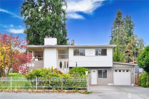 Photo of 16515 N Linden Ave Ave N, Shoreline, WA 98133 (MLS # 2443976)