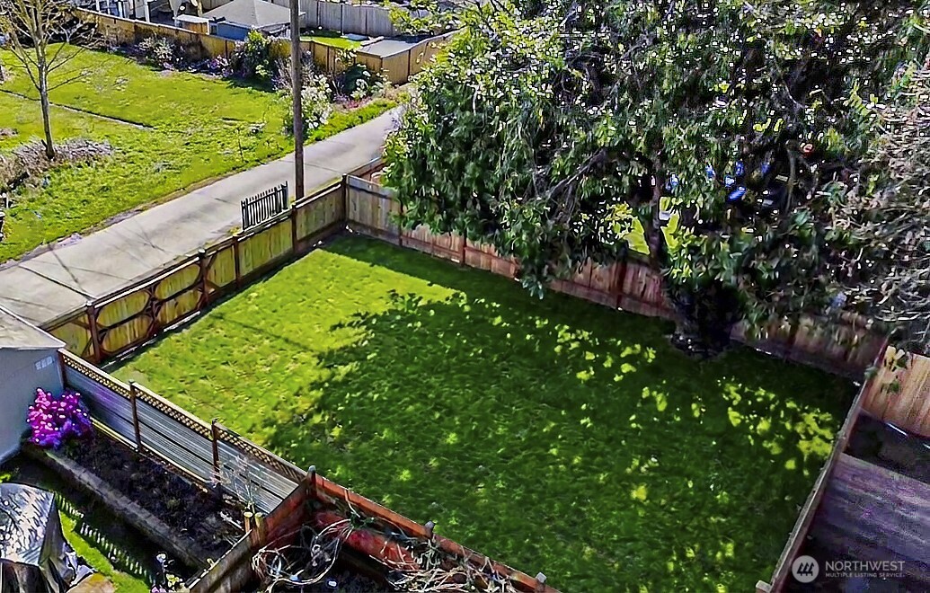 909 S Ainsworth Avenue