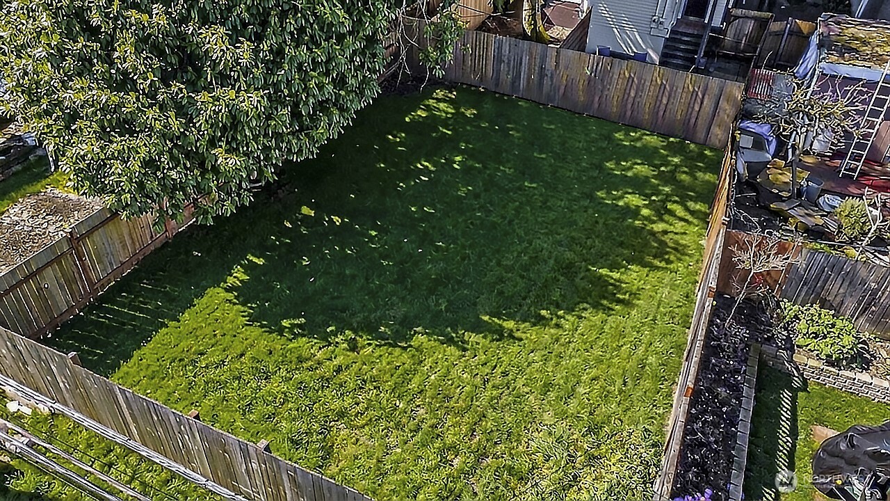 909 S Ainsworth Avenue