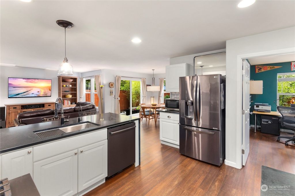 Photo of 34511 SE Steller Way, Snoqualmie, WA 98065 (MLS # 2073856)