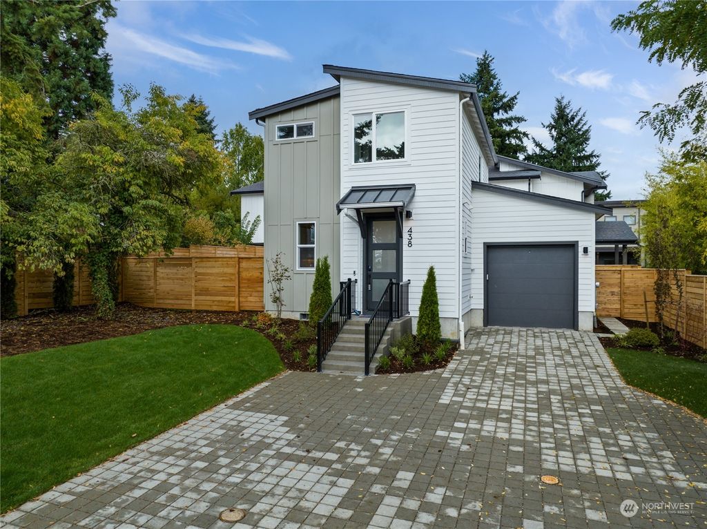 Photo of 438 10th Avenue, Kirkland, WA 98033 (MLS # 2167352)