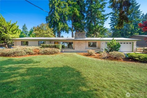Photo of 2202 8th Avenue, Milton, WA 98354 (MLS # 2431313)